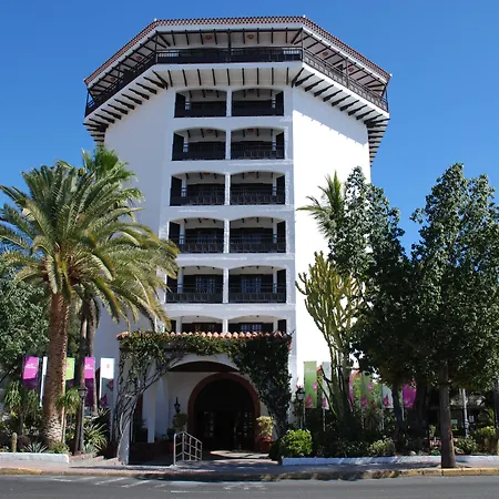 Parque Tropical 酒店 4*