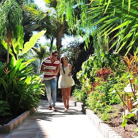 호텔 Parque Tropical 4*
