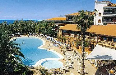 호텔 Parque Tropical 4*